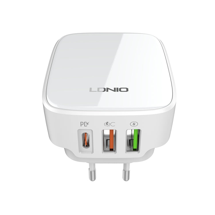 LDNIO Q334 32W Type-C + Dual USB Port Charger with 1m USB-C / Type-C Data Cable, Plug Type:EU Plug