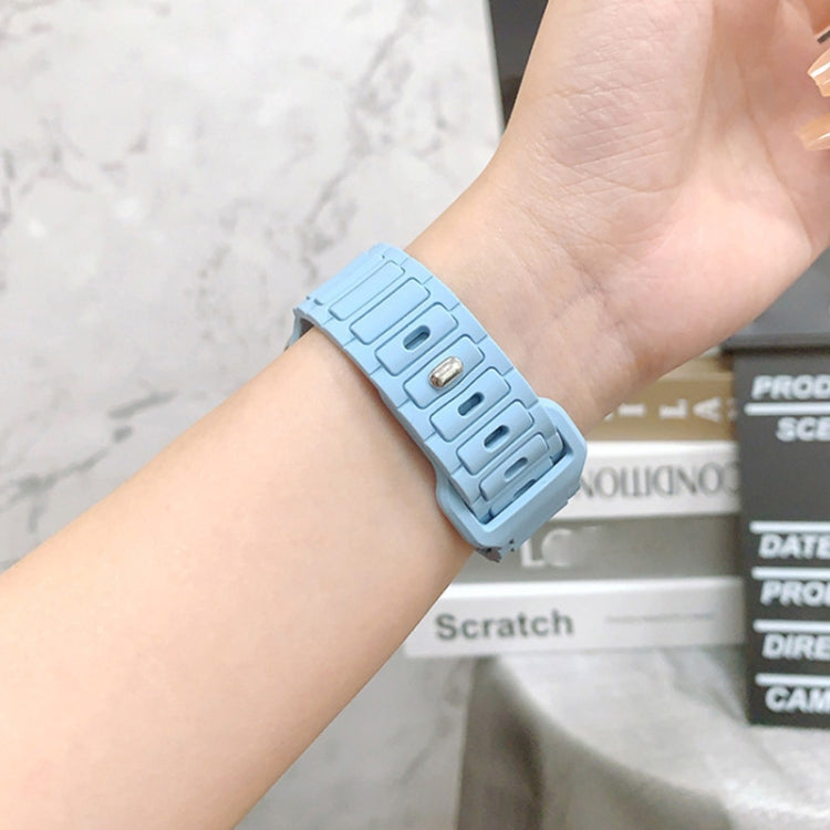 For Apple Watch Series 8 41mm Tri-beads Loop Buckle Silicone Watch Band