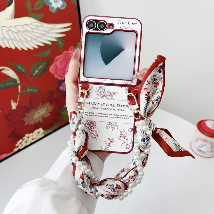 For Samsung Galaxy Z Flip5 Sketch Flower Pattern Phone Case with Scarf Bracelet - Rose