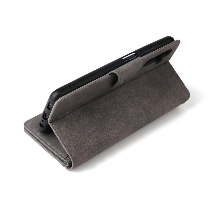 For Samsung Galaxy S25 FE 5G Rivet Buckle 9 Cards Three Fold Leather Phone Case