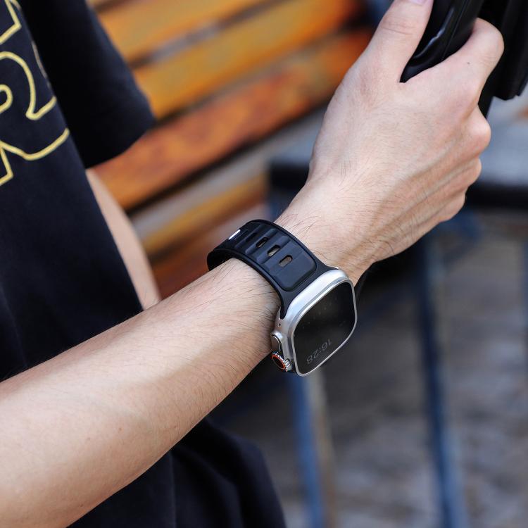 For Apple Watch 46mm / 49mm / 45mm / 44mm Norman Buckle Two-color Silicone Watch Band