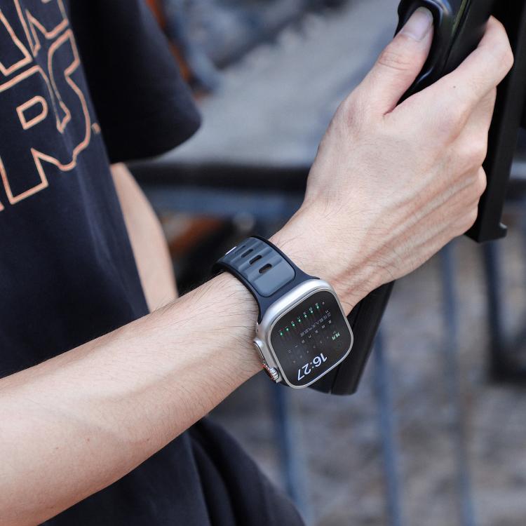 For Apple Watch 46mm / 49mm / 45mm / 44mm Norman Buckle Two-color Silicone Watch Band