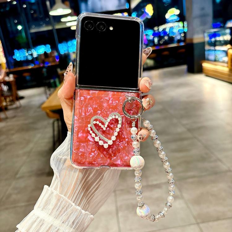 For Motorola Razr 60 Ultra Pearlescent Shell Texture Heart Pattern Phone Case with Bracelet