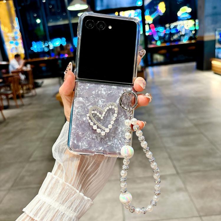 For Motorola Razr 60 Ultra Pearlescent Shell Texture Heart Pattern Phone Case with Bracelet