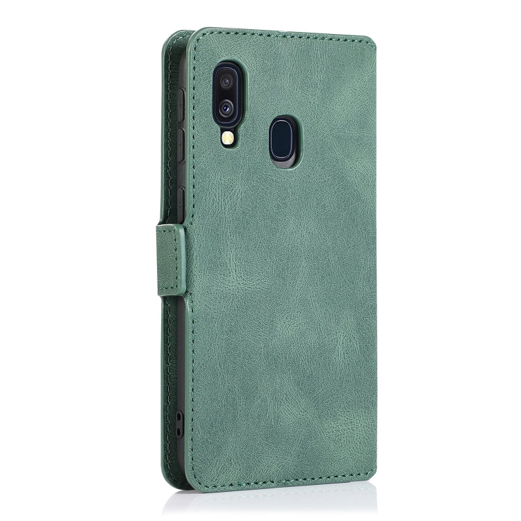 For Samsung Galaxy A40 Retro Magnetic Closing Clasp Horizontal Flip Leather Case with Holder & Card Slots & Photo Frame & Wallet
