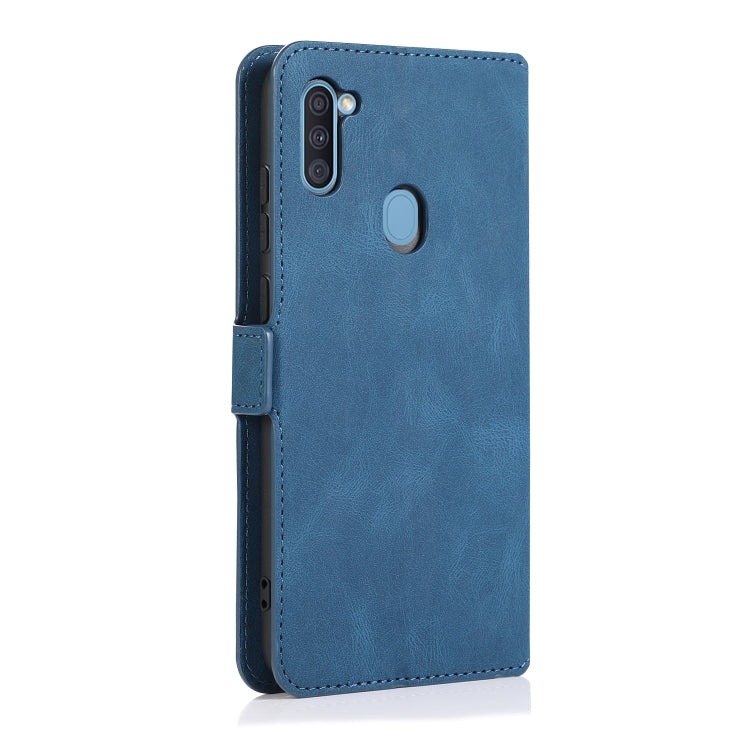 For Samsung Galaxy A11 Retro Magnetic Closing Clasp Horizontal Flip Leather Case with Holder & Card Slots & Photo Frame & Wallet