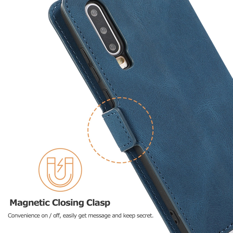 For Huawei P30 Retro Magnetic Closing Clasp Horizontal Flip Leather Case with Holder & Card Slots & Photo Frame & Wallet
