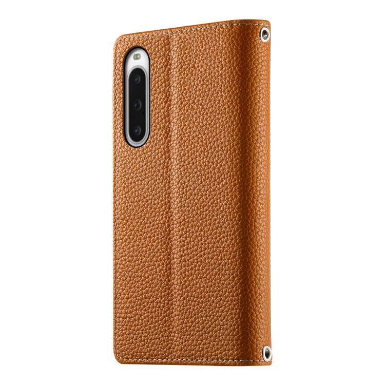 For Sony Xperia 10 V Stitching Multi-card Zipper Wallet Leather Phone Case with Short Strap