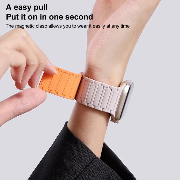 For Apple Watch 42 / 44 / 45 / 46 / 49mm xDfind Magnetic Three-bead Silicone Watch Band