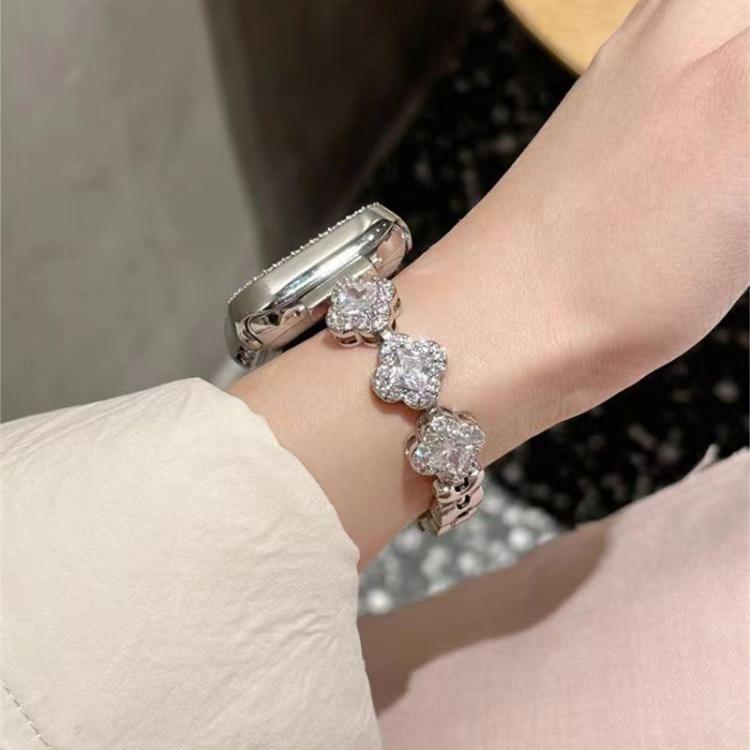 For Apple Watch 42 / 44 / 45 / 46 / 49mm xDfind Four-leaf Clover Diamond Metal Watch Band