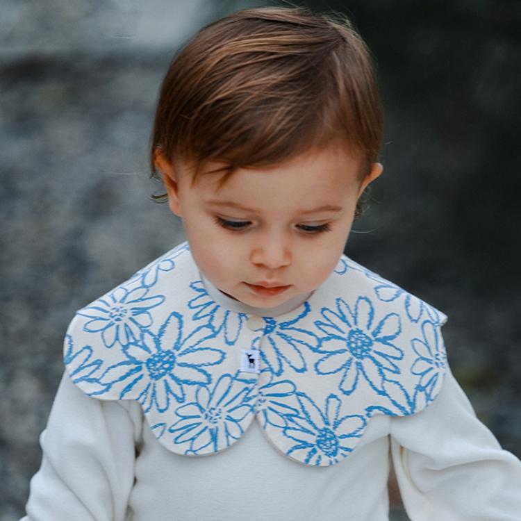 Benzdeer Petal Shape Bib Infants Saliva Towel, Beige Blue Flower