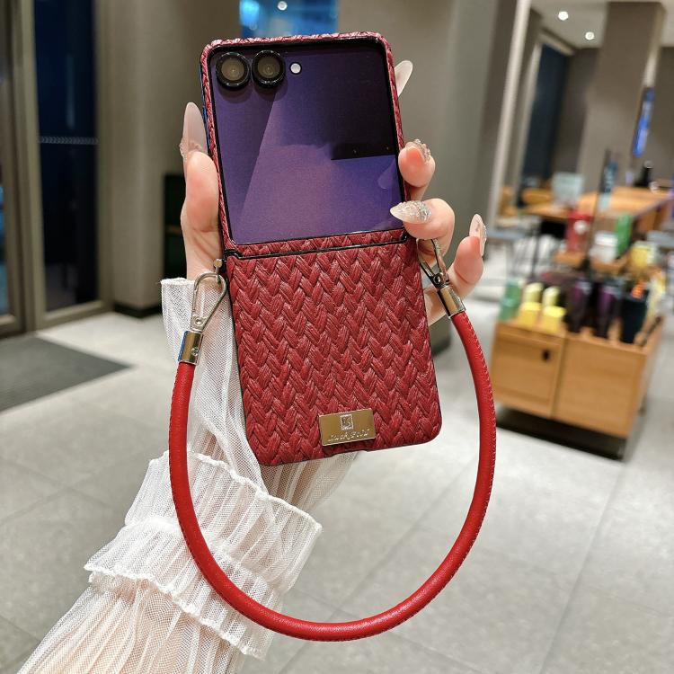 For Samsung Galaxy Z Flip7 5G Nameplate Style Straw Pattern Side Buckle Phone Case with Strap