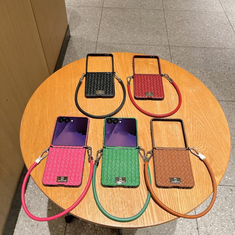 For Samsung Galaxy Z Flip7 5G Nameplate Style Straw Pattern Side Buckle Phone Case with Strap