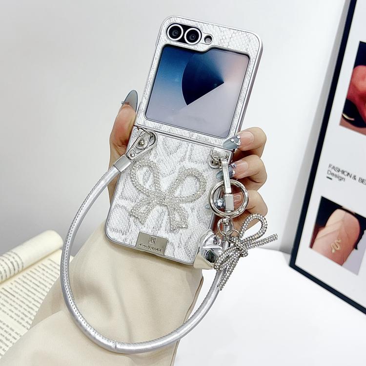 For Samsung Galaxy Z Flip6/7 FE Scale Texture Bow Phone Case with Wrist Strap / Nameplate