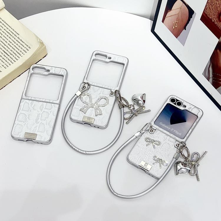 For Samsung Galaxy Z Flip6/7 FE Scale Texture Bow Phone Case with Wrist Strap / Nameplate