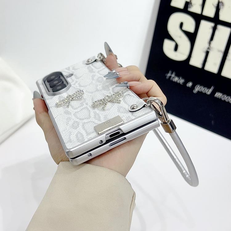 For Samsung Galaxy Z Fold6 Scale Texture Bow Phone Case with Wrist Strap / Nameplate