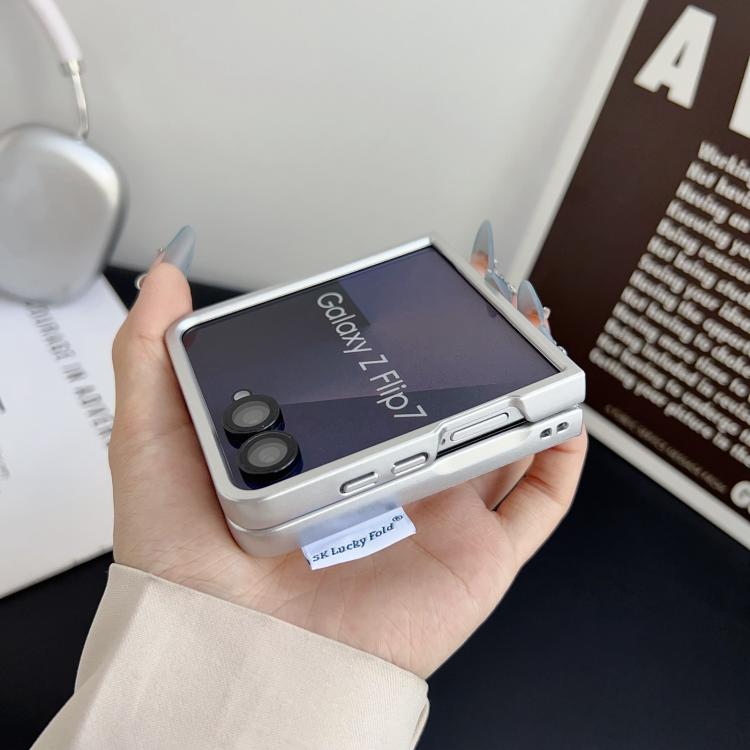 For Samsung Galaxy Z Flip5 Puffer Jacket Texture 3D Heart Phone Case with Wrist Strap