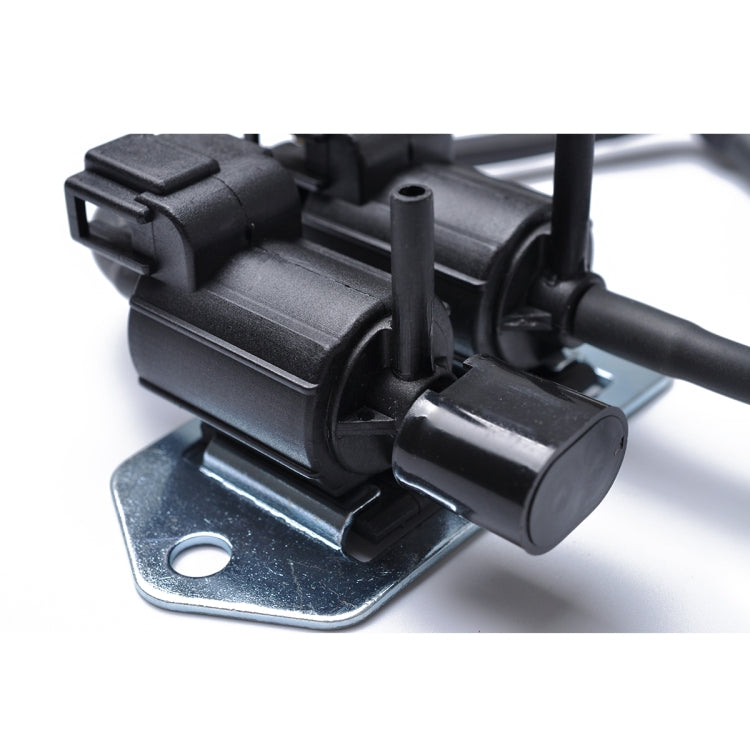 Car Vacuum Wheel Clutch Control Solenoid Valve K5T47776 for Mitsubishi Pajero L200 L300