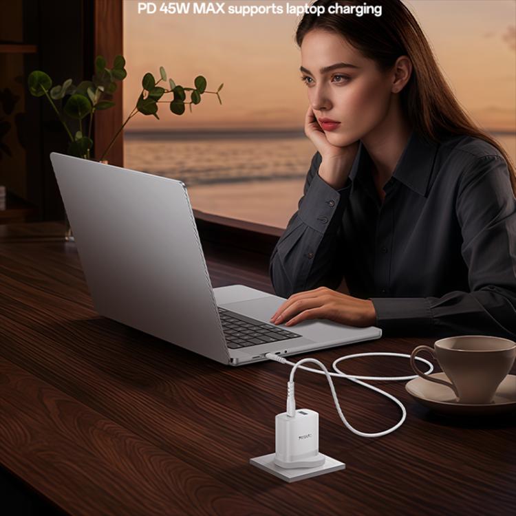 Yesido PD45W USB and Type-C Dual Interface Fast Charger Set, Plug:UK Plug - White