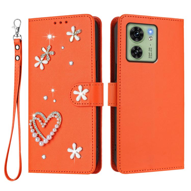 For Motorola Edge 40 5G Global ZS01 Double-Layer Heart Floral Vegan Leather Phone Case with Wrist Strap
