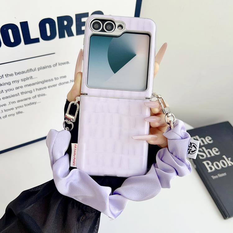 For Samsung Galaxy Z Flip6 5G / Flip7 FE Crocodile Pattern Side Buckle PC Phone Case with DIY Fabric Chain