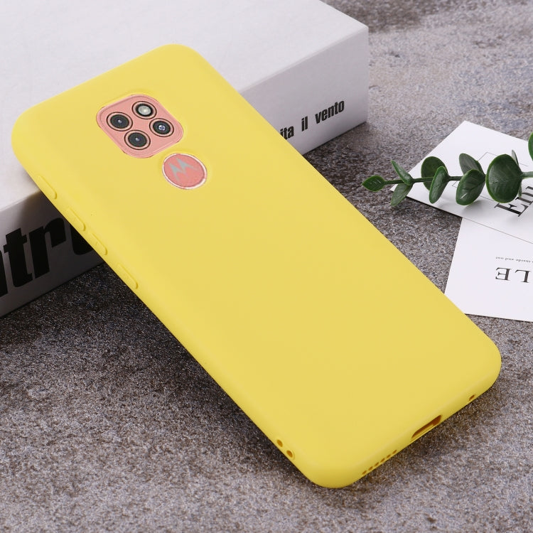 For Motorola Moto G9 Play Pure Color Liquid Silicone Shockproof Full Coverage Case