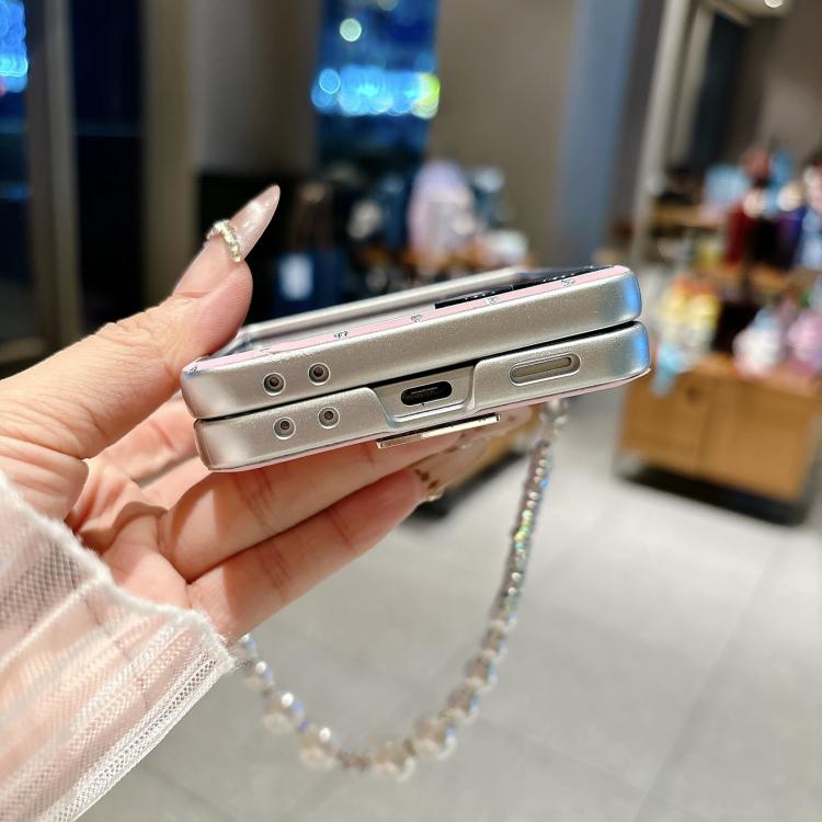 For Samsung Galaxy Z Flip6 5G / Flip7 FE Nameplate Style Diamond Patterned Side Clip Phone Case with Bracelet