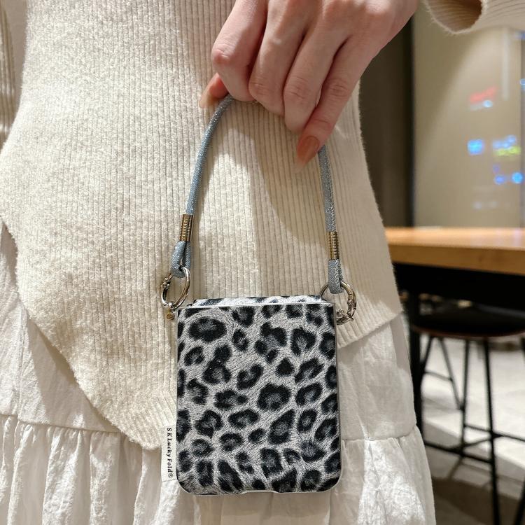 For Motorola Razr 60 Pro Silver Leopard Print Side Clasp Phone Case with DIY Wrist Strap