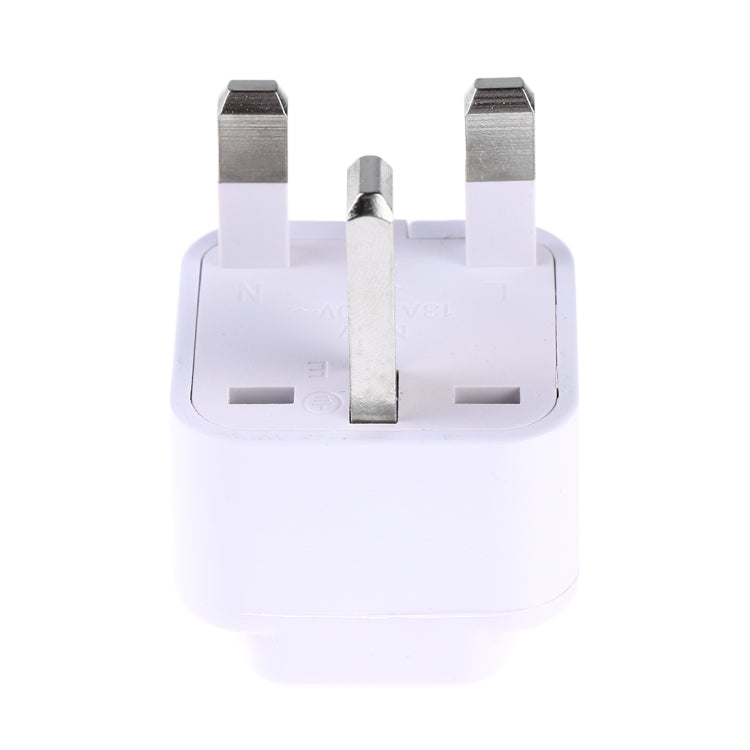 Portable Universal Socket to UK Plug Power Adapter Travel Charger