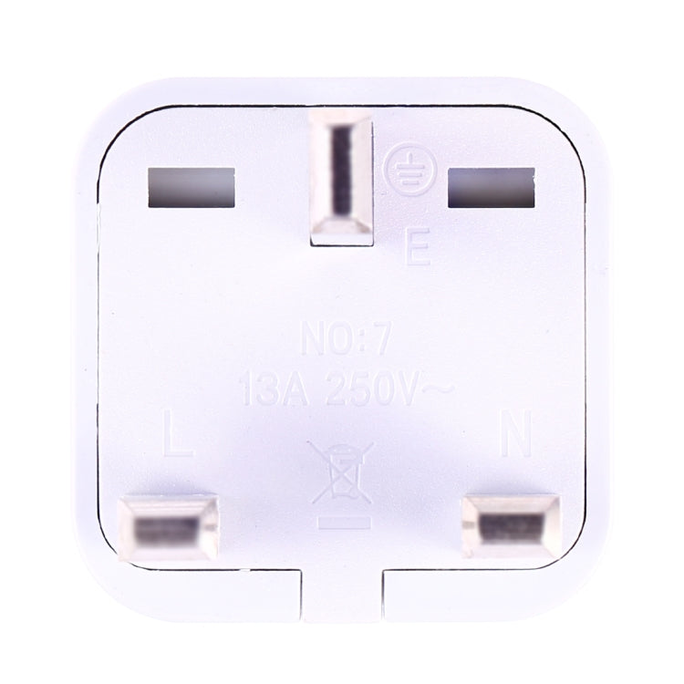 Portable Universal Socket to UK Plug Power Adapter Travel Charger