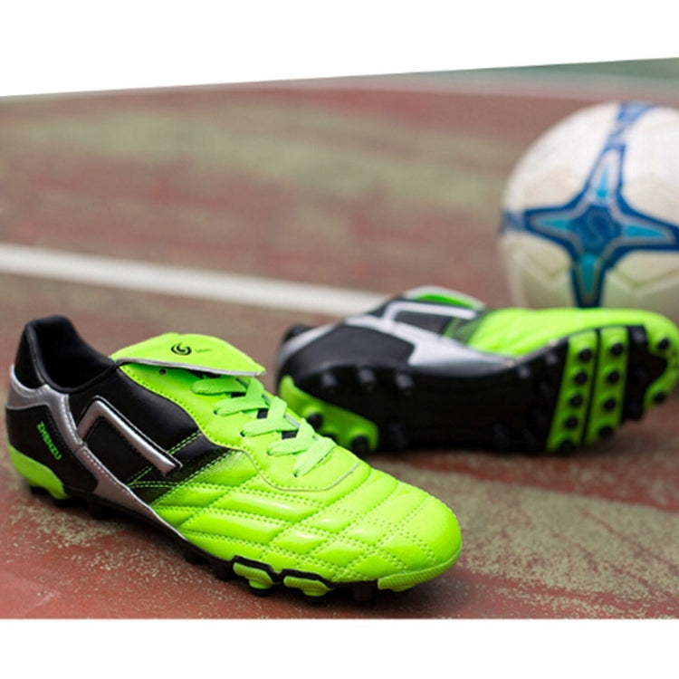 Zhenzu Outdoor Sporting Professional Training PU AG Nail Football Shoes, EU Size: 43(Green)