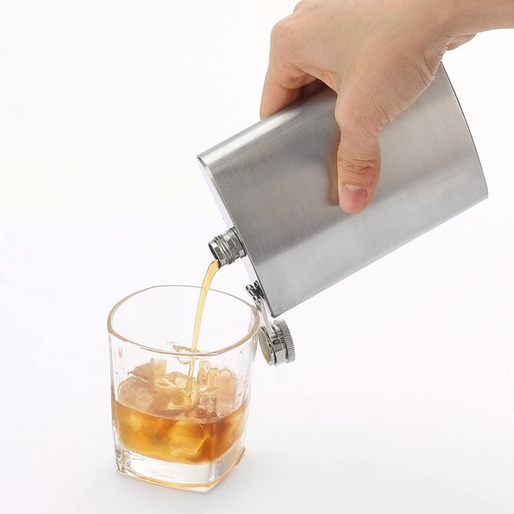 112mL (4oz)Handy Narrow-version Wine Jug Portable Stainless Steel Hip Flask(Silver)