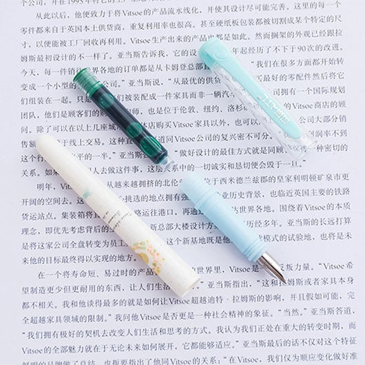 Office Supplies Color Ink Fountain Pen with 6 Replacement Refills, Random Color Delivery