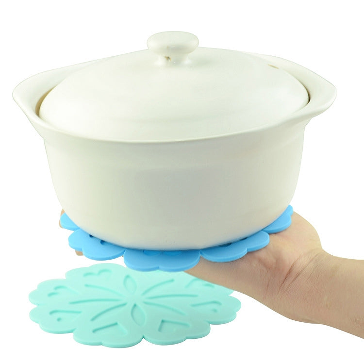 5 PCS Flower Style Silicone Thickened Heat Insulation Mat Cup Cushion Pad Random Color Delivery