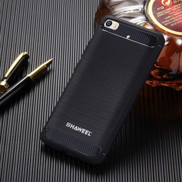 HAWEEL for  Xiaomi MI 5s Brushed Carbon Fiber Texture Shockproof TPU Protective Case(Black)