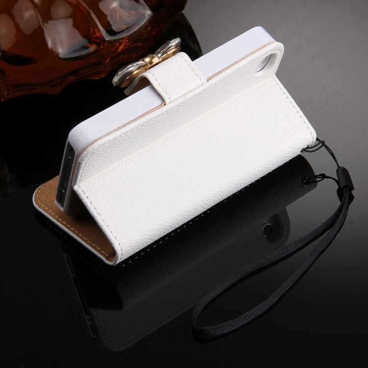 For iPhone 4 & 4S Diamond Encrusted Bowknot Pattern Horizontal Flip Leather Case with Magnetic Buckle & Card Slots & Holder & Lanyard