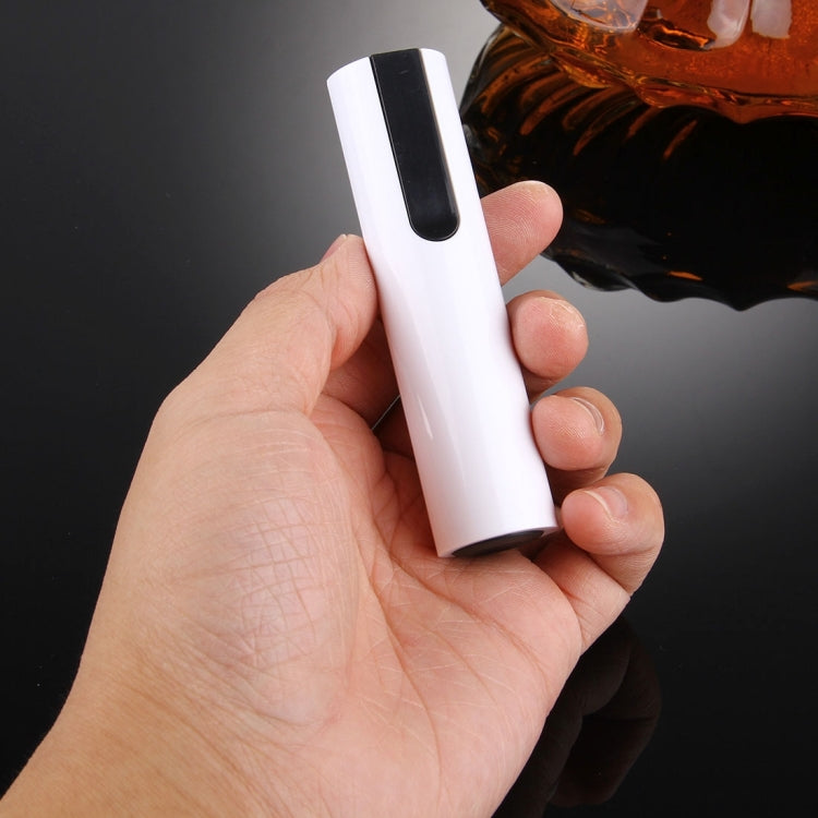 Portable High-efficiency Single 18650 Batteries Power Bank Shell Box with USB Output & Indicator Light , For iPhone, iPad, Samsung, LG, Sony Ericsson, MP4, PSP, Camera, Batteries Not Included(Random Color Delivery)