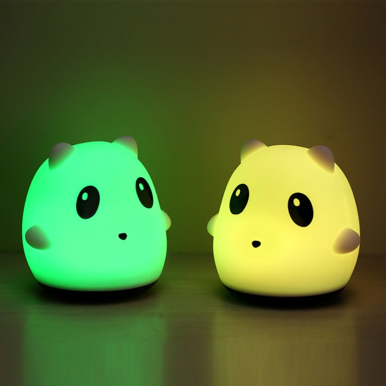 T8 Lucky Bear Shape Patted Colorful Light, USB Charging Silicone Energy-saving LED Night Lamp(White)