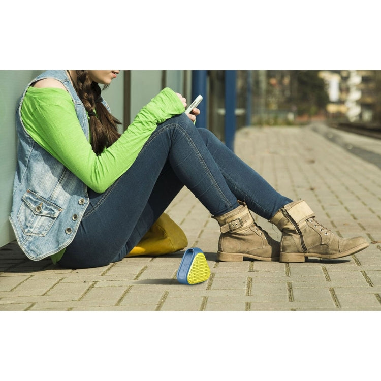 W-KING S2 Portable Bluetooth 4.1 Stereo Speaker, with Built-in MIC & Lanyard, Support Hands-free & Aux-in & TF Card & FM & MP3, Bluetooth Distance: 10m(Yellow)