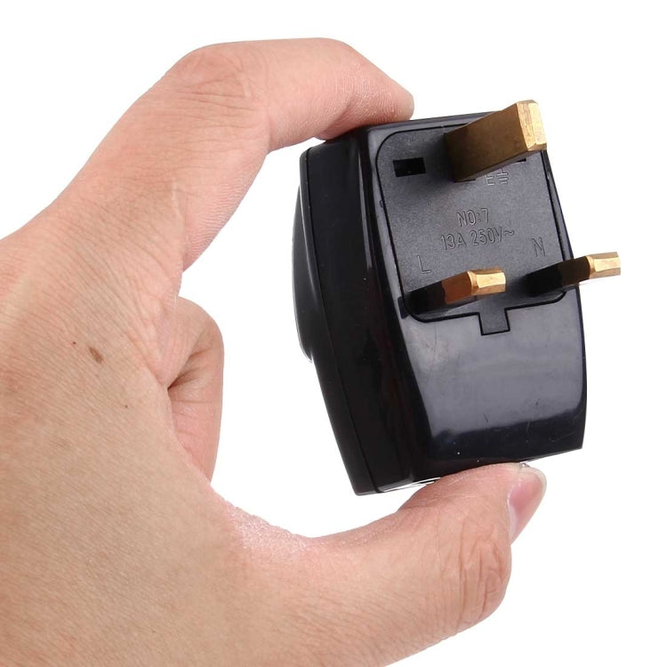 WDS-7 Portable Universal Plug to UK Plug Adapter Power Socket Travel Converter