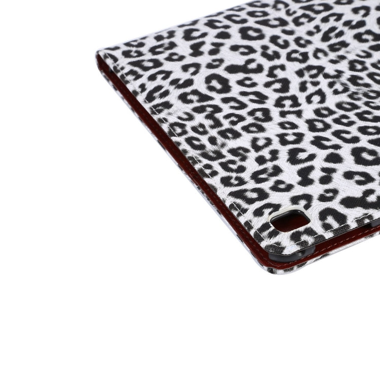 Leopard Pattern Horizontal Flip Leather Case with Sleep / Wake-up Function & Holder & Card Slots & Wallet for iPad Pro 9.7 inch(White)