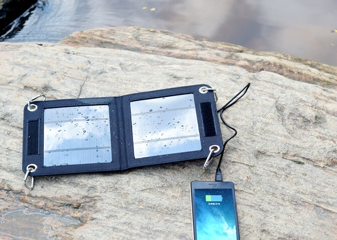 Foldable and Portable 3.5W Solar Panel Charger with Standard USB Data Cable and Four Key Rings for Mobile Phones & Digital Camera & MP3 & MP4 & iPad and other 5V USB Interface Power Banks