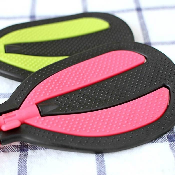 Multifunctional Rotatable Nonstick Standing Rice Scoop and Egg Beater (Ramdon Color Delivery)