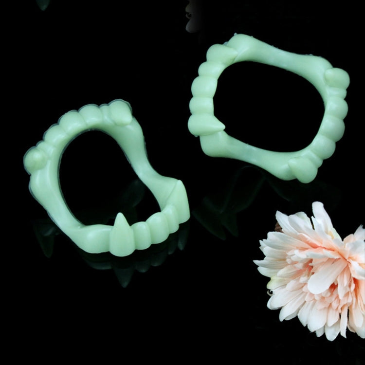 5 PCS Halloween Costume Party Props Luminous Vampire Zombie Devil Fangs Teeth, Random Style Delivery(Green)