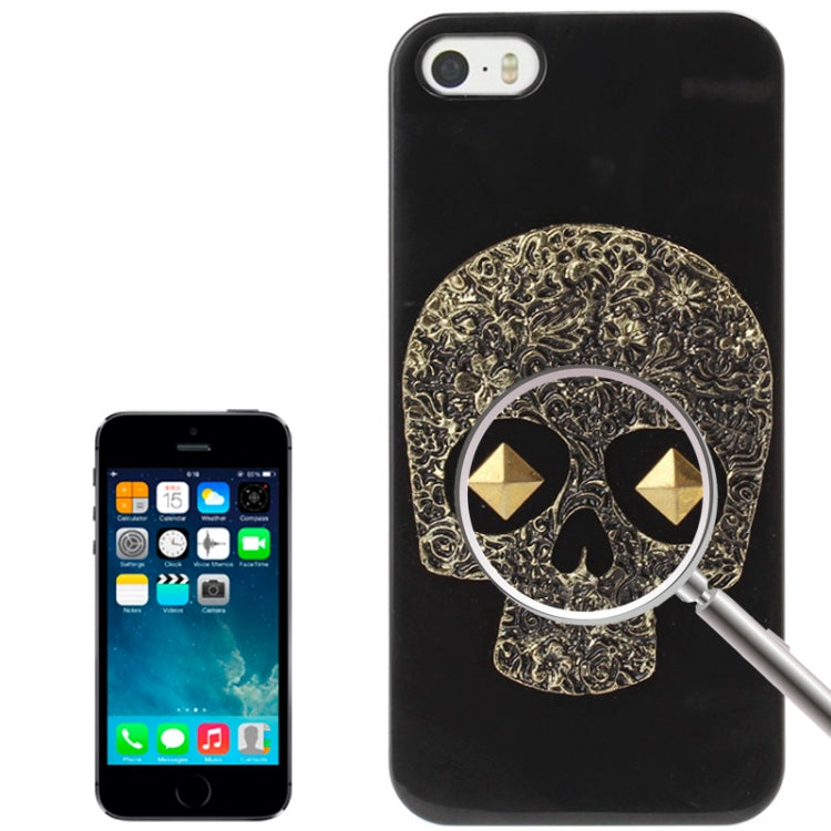 3D Diamond Rivets Skull Pattern Plastic Case for iPhone 5 & 5s & SE