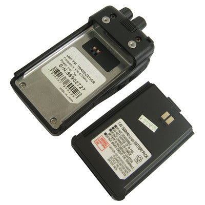 2 pcs Walkie Talkie, Support 16 groups memory channel, Frequency range: 136-174MHz