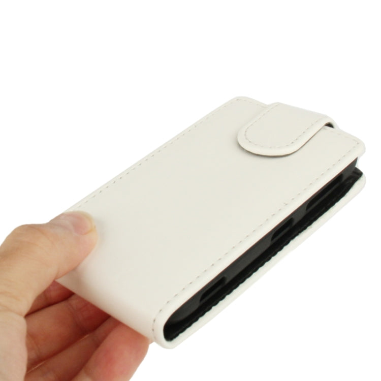Crazy Horse Texture Vertical Flip Leather Case for Nokia Lumia 620 (White)