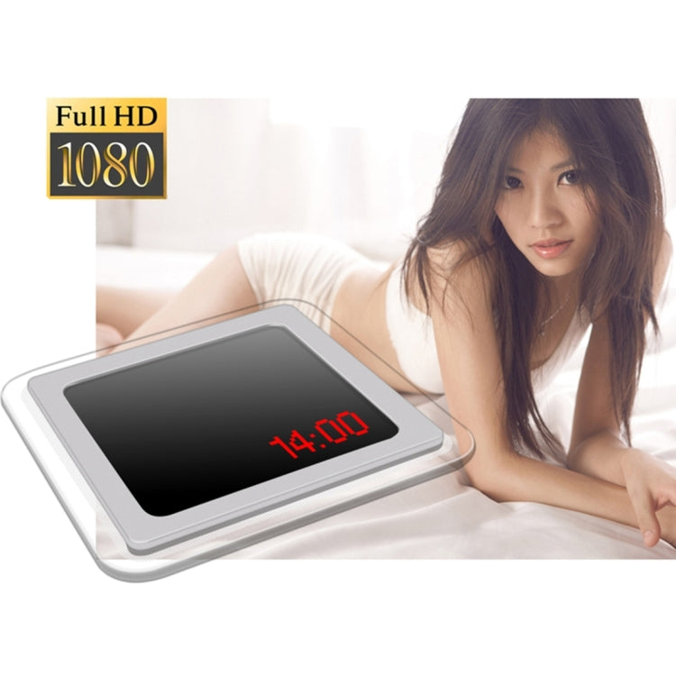 HD 1080P WiFi Pinhole Camera Mirror Clock, Real-time Video By Wifi Mobile Phones / Computer