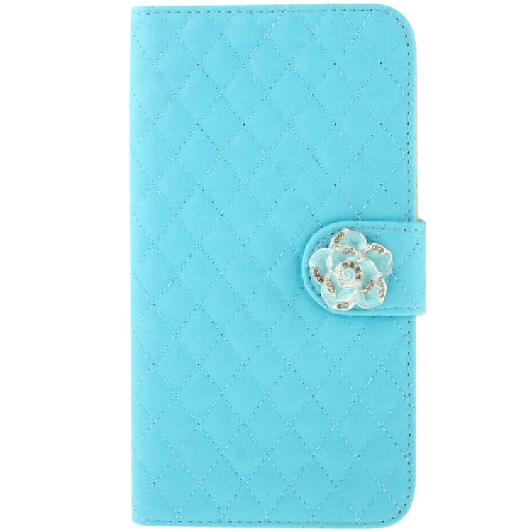 Plaid Texture Diamond Encrusted Flower Button Flip