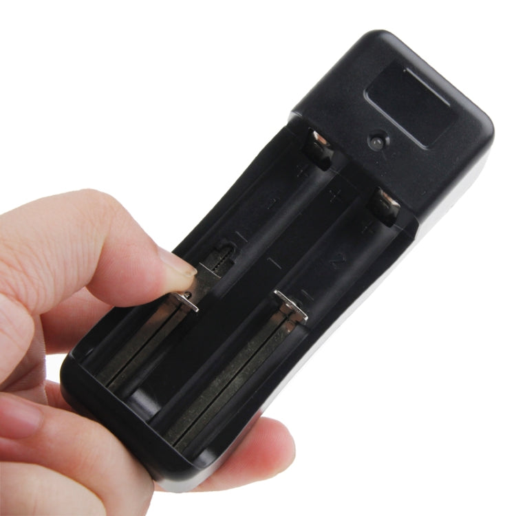 EU Plug 2 Slots Li-ion Battery Universal Charger for 18650 / 14500 / 10440 Rechargeable Batteries, Output: 4.2V/600mA